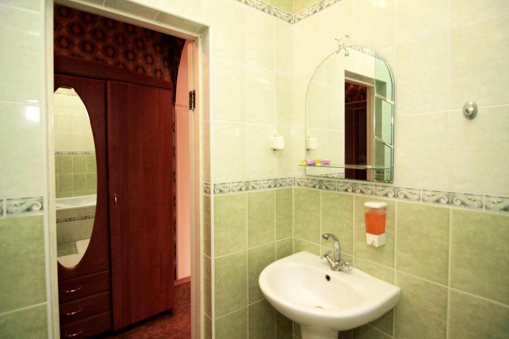 Admiral Hotel Skadovsʼk Pokoj fotografie